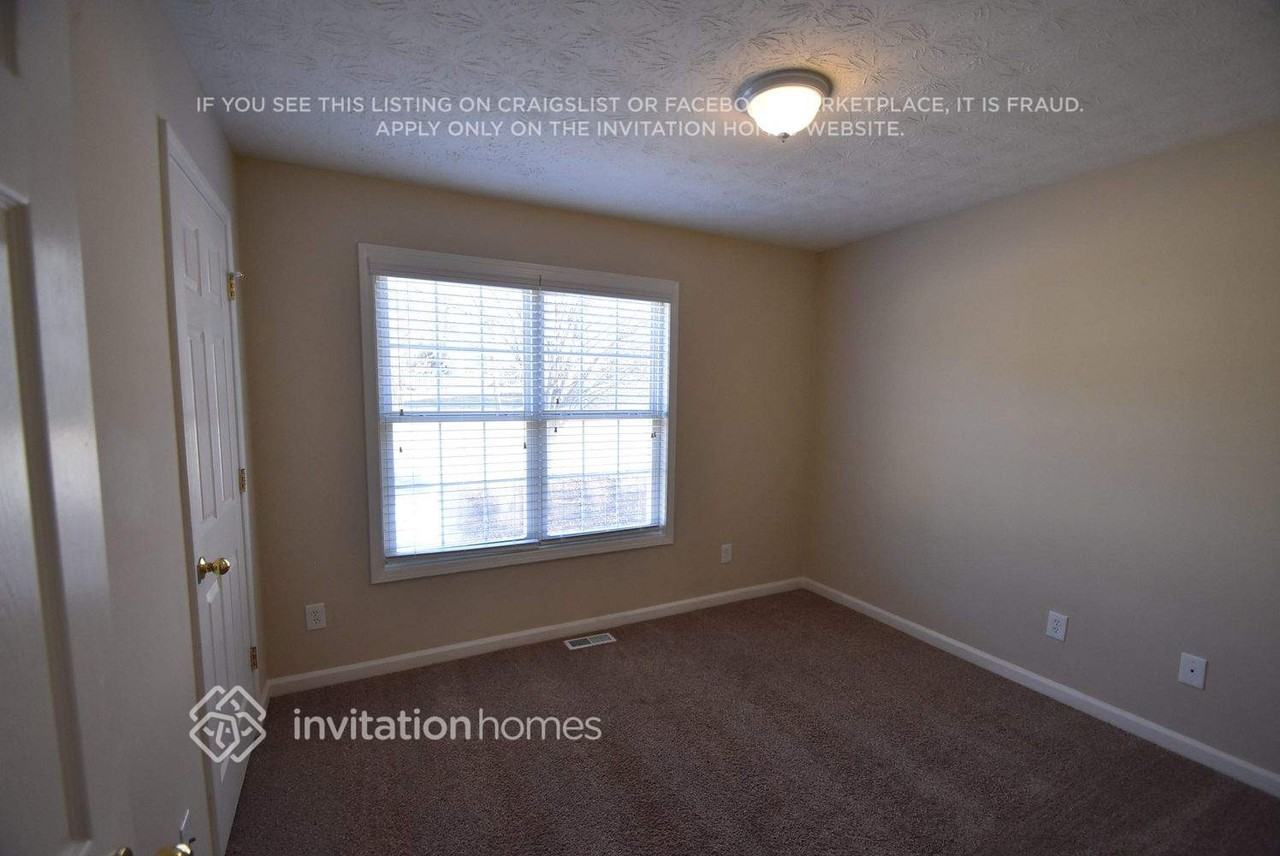 1112 Summer Chase Dr - Photo 5 of 9