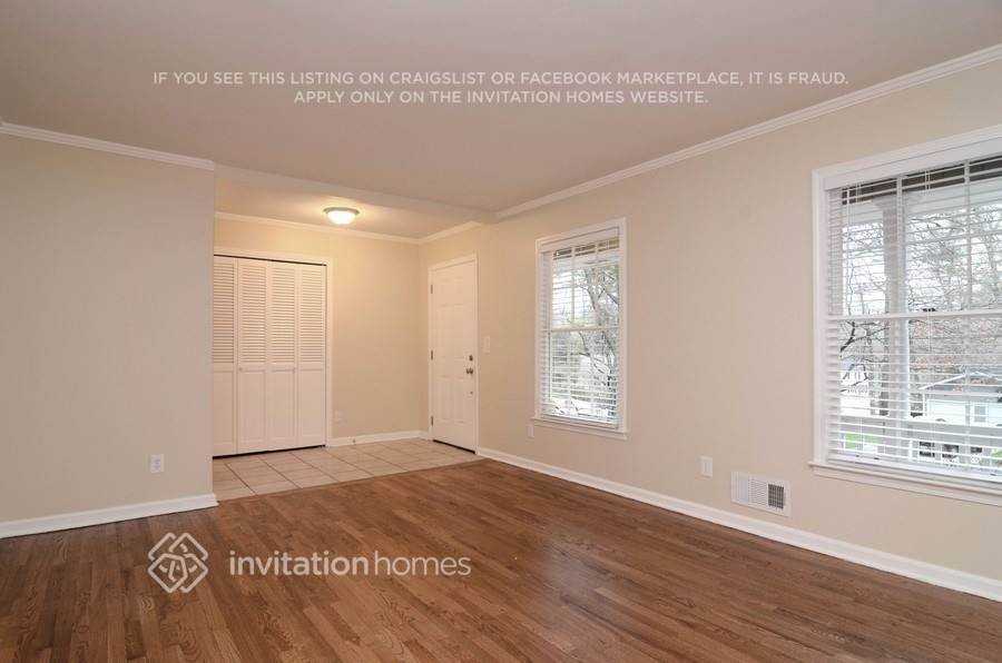 1360 Hampton Hall Dr Ne - Photo 2 of 17
