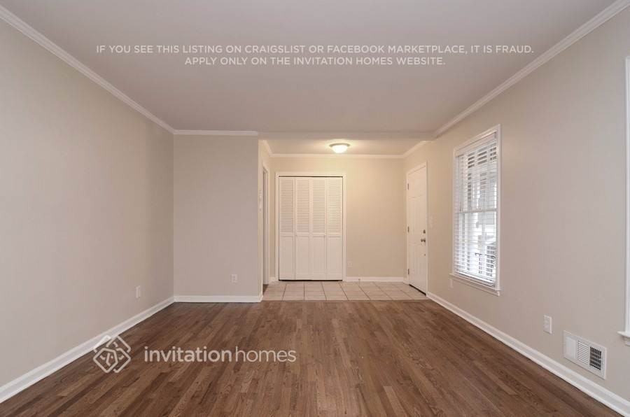 1360 Hampton Hall Dr Ne - Photo 3 of 17