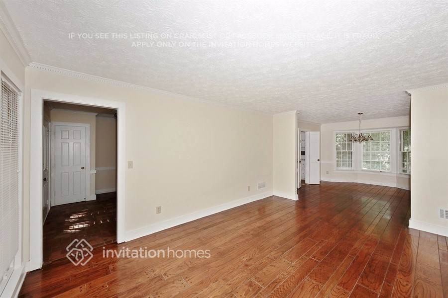 3884 Hunting Ridge Dr Sw - Photo 3 of 16