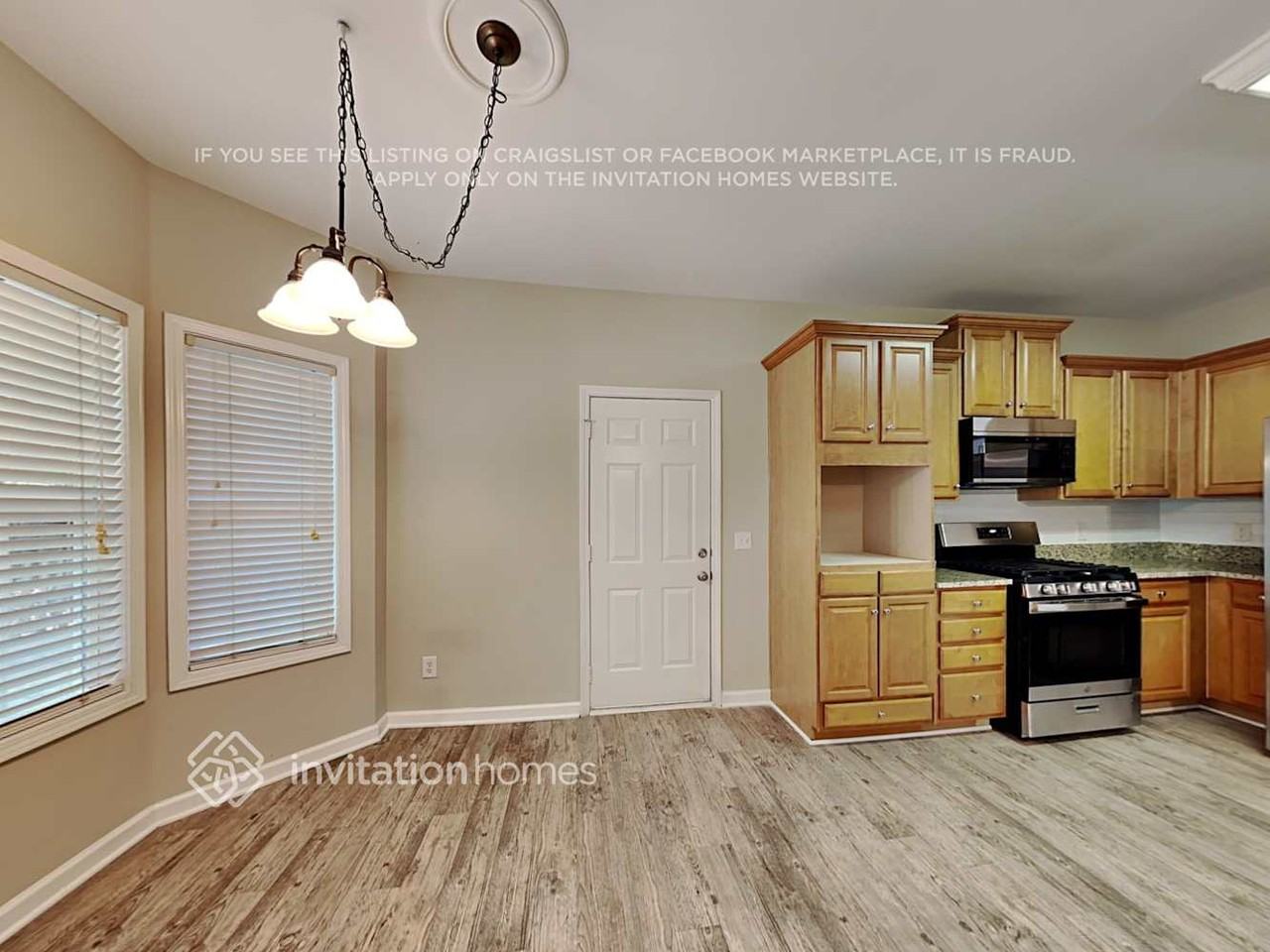 8920 Watersedge Ct - Photo 7 of 22