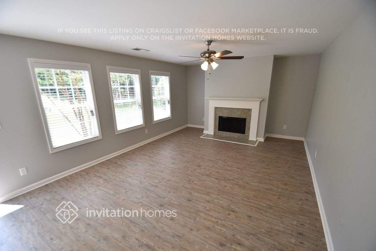 972 Garden Meadows Cir - Photo 3 of 10