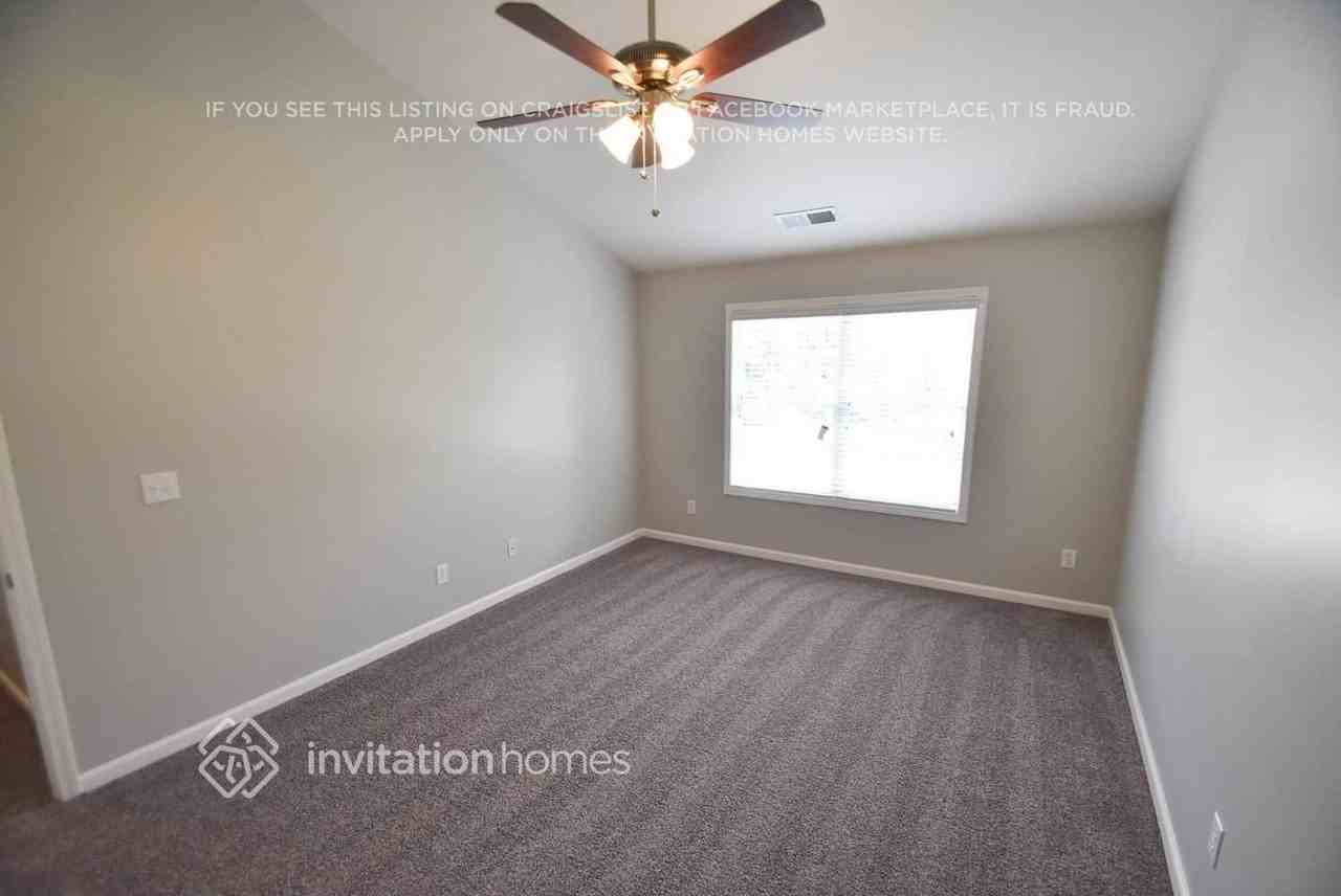 972 Garden Meadows Cir - Photo 5 of 10