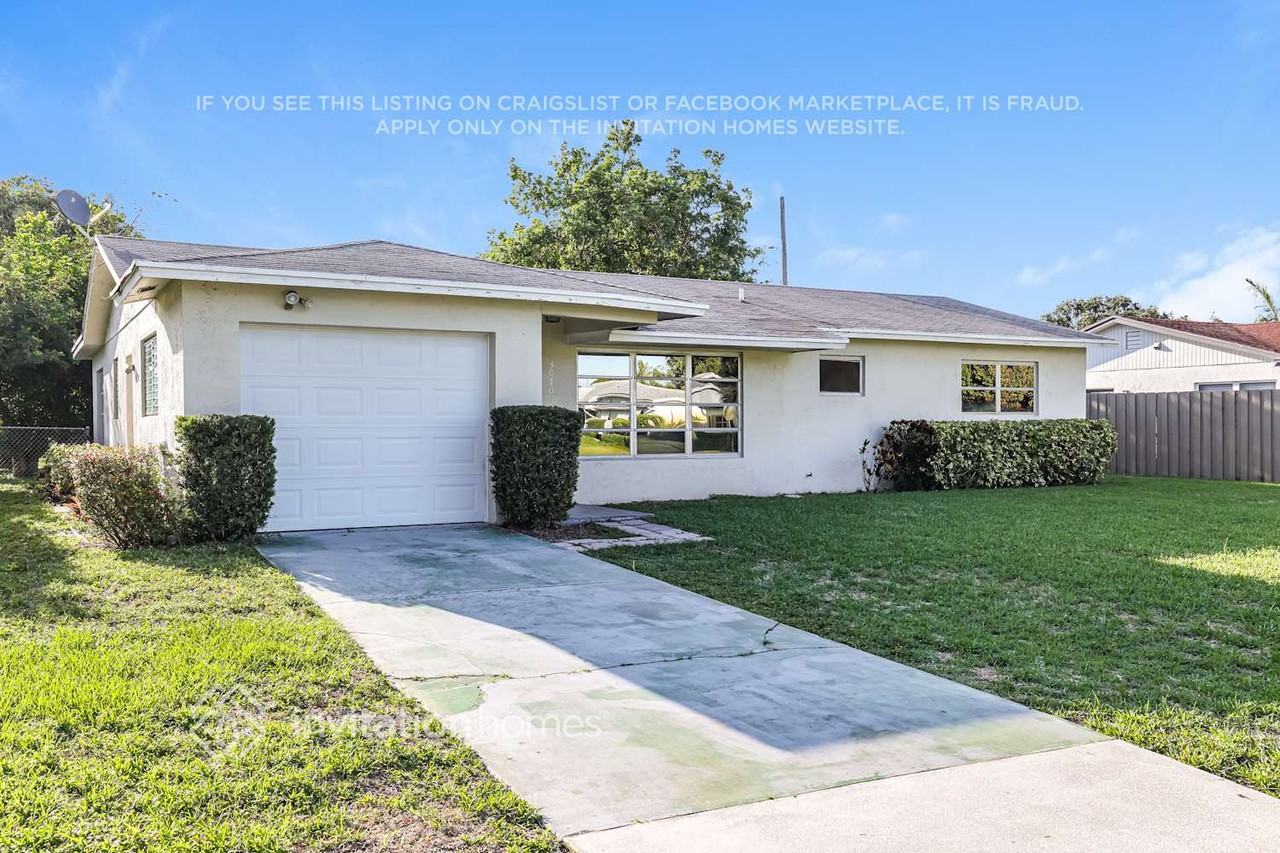 3070 Se 1st Pl - Photo 3 of 17