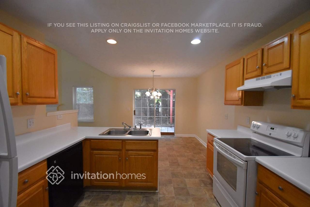 2235 Lexington Ln - Photo 6 of 14
