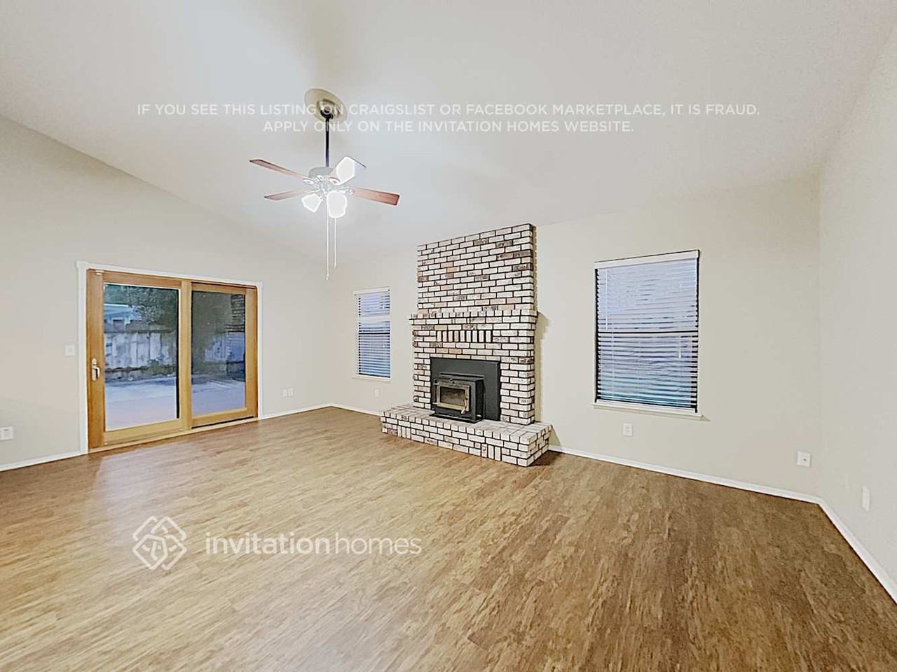 1898 Clark Ave - Photo 3 of 8