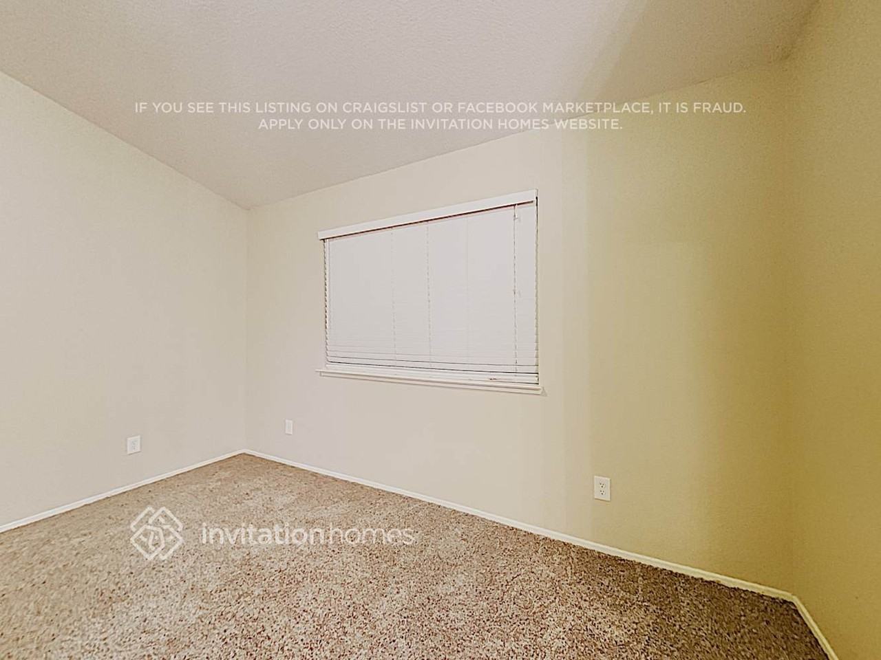 1898 Clark Ave - Photo 5 of 8