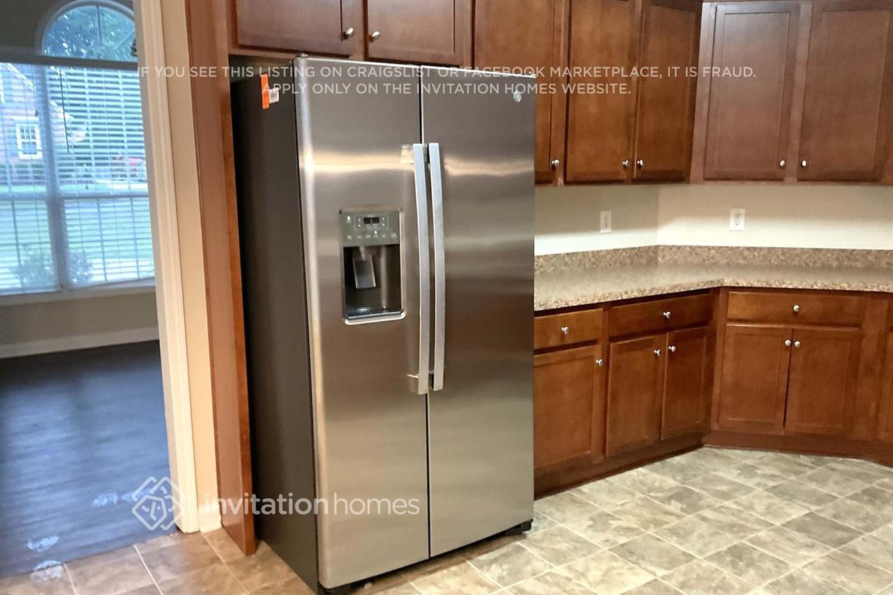 3170 Goldmist Dr - Photo 4 of 16
