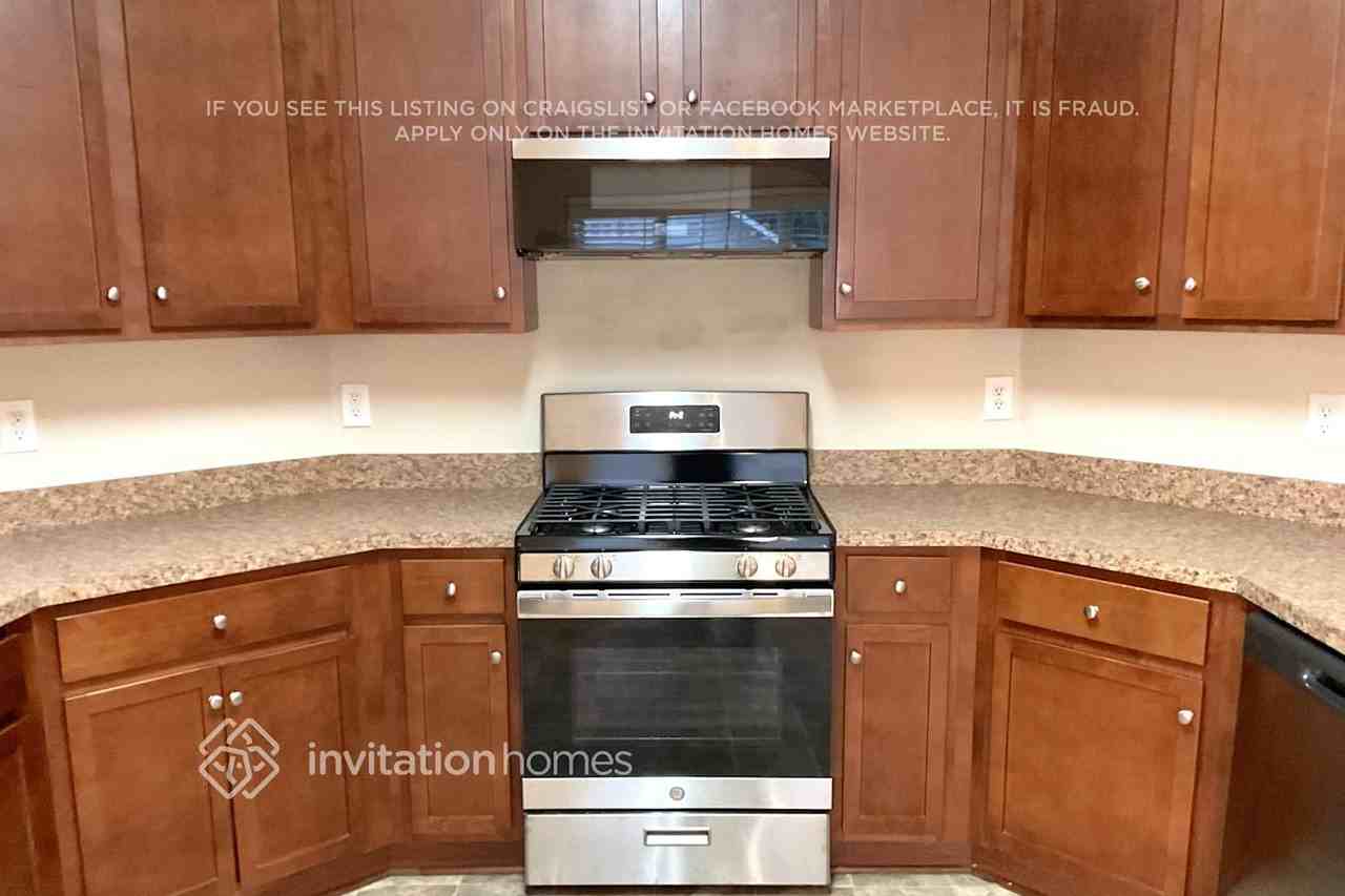 3170 Goldmist Dr - Photo 5 of 16
