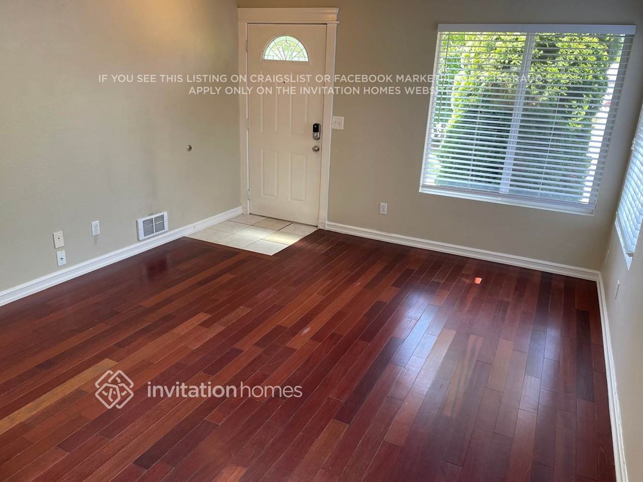 13113 49th Ave Ne - Photo 2 of 10