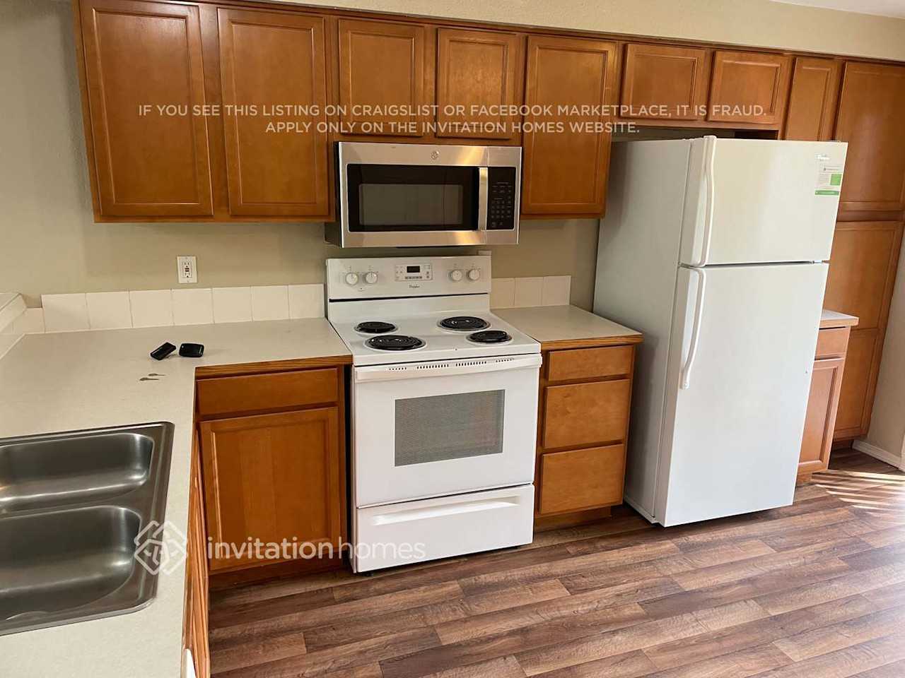 13113 49th Ave Ne - Photo 4 of 10