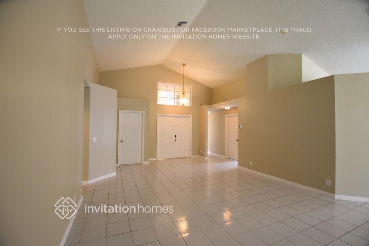 2016 Cove Ln - Photo 2 of 10