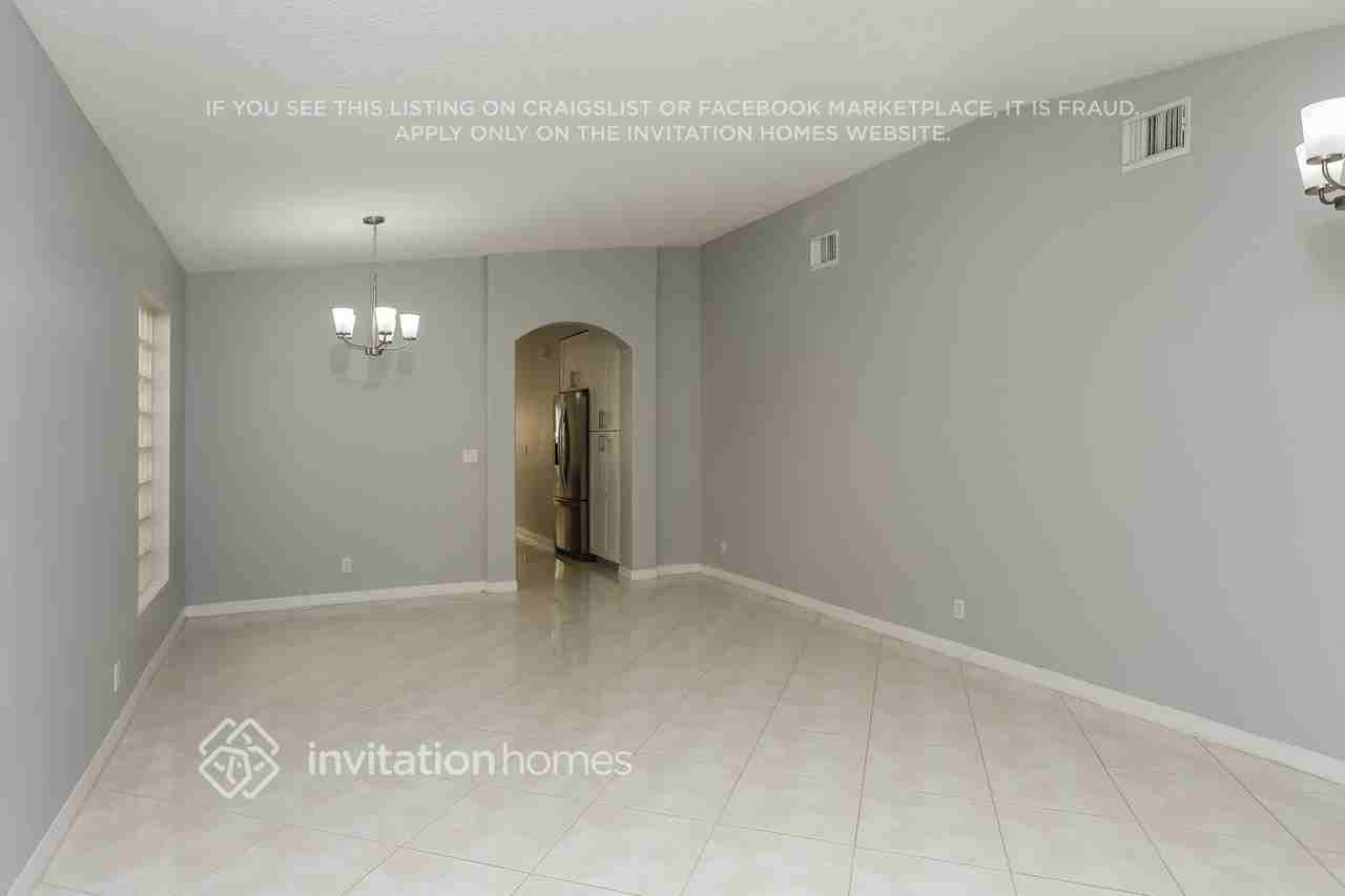 12162 Nw 51st Ct - Photo 5 of 17