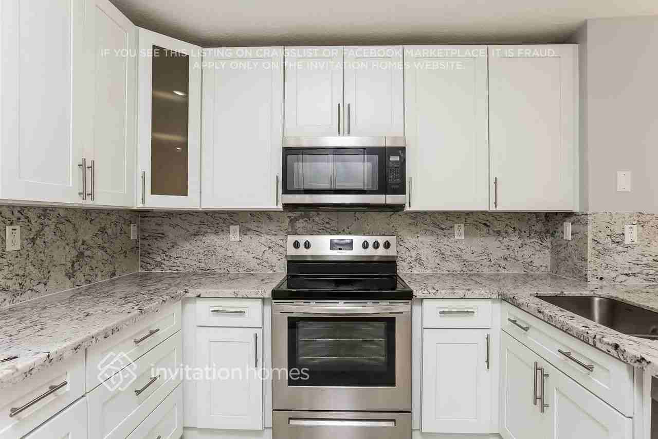 12162 Nw 51st Ct - Photo 7 of 17