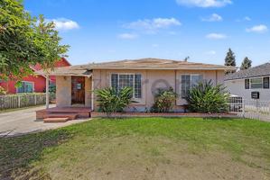 featured image of 4417 Deland Ave