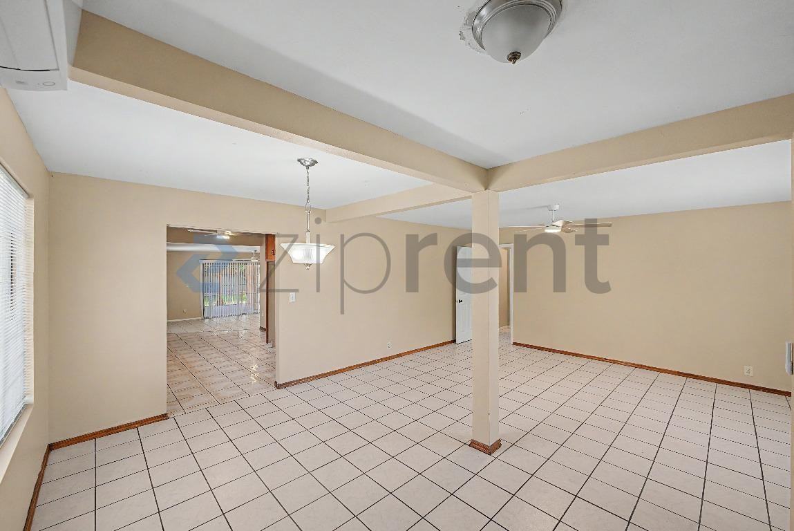 4417 Deland Ave - Photo 6 of 29
