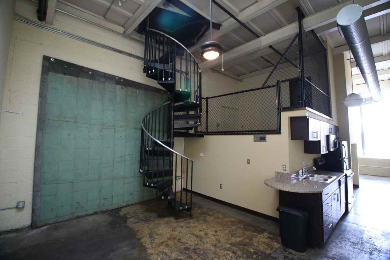 360 Stockton St - Photo 6 of 19