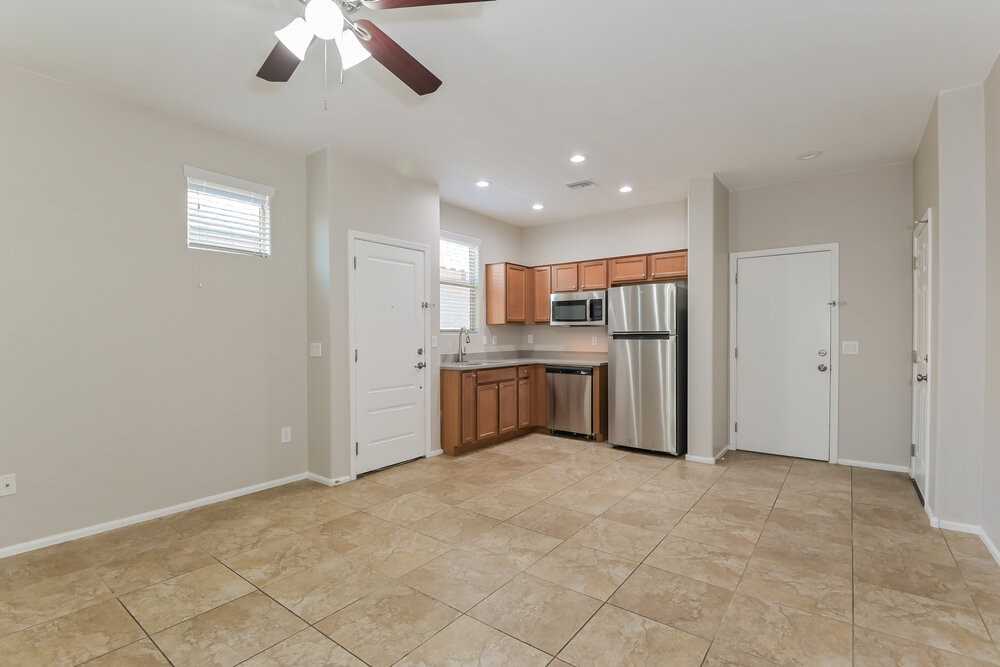 6851 W Leeward Cove Way - Photo 7 of 20