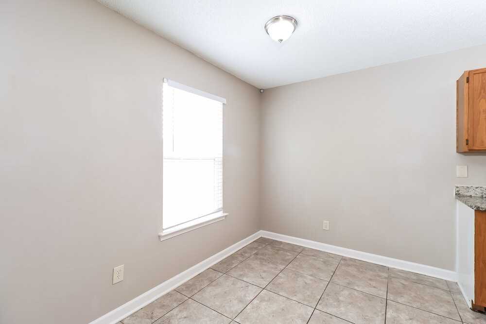 1810 Cagney St - Photo 6 of 16