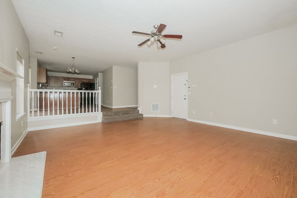 112 Garrison Ln - Photo 6 of 17