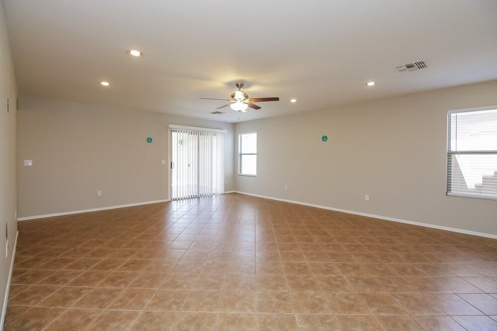 3129 W Dancer Ln - Photo 3 of 16