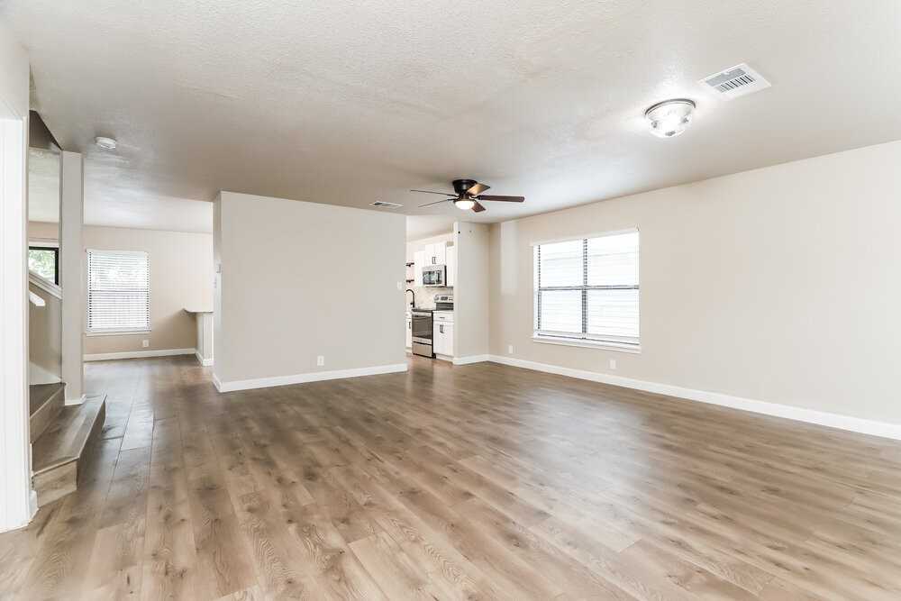 8106 Hoovers Bnd - Photo 6 of 16