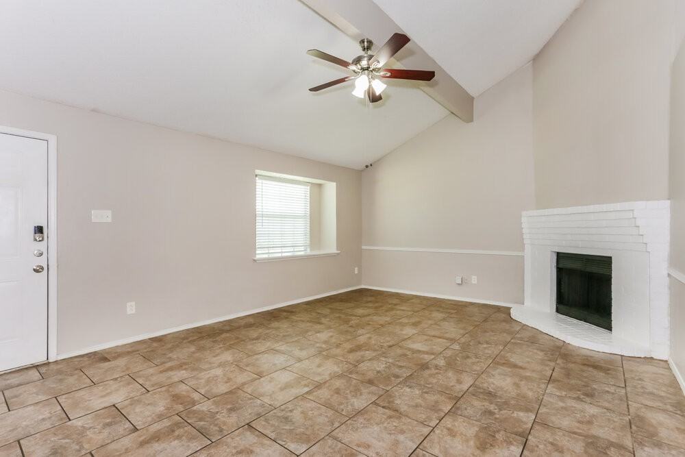 5532 Four Winds Dr - Photo 3 of 16