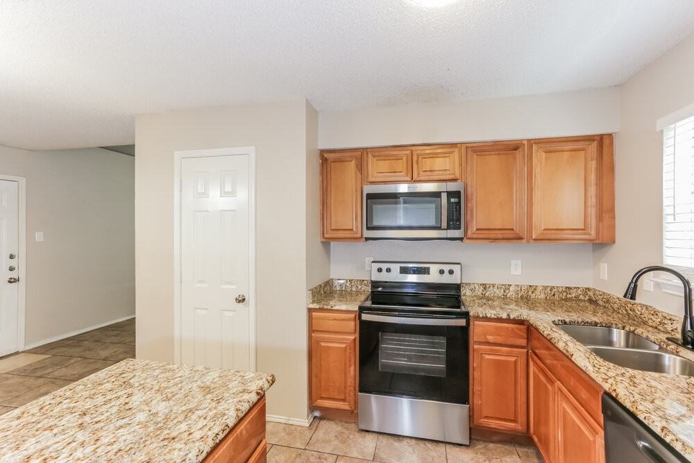 5532 Four Winds Dr - Photo 7 of 16