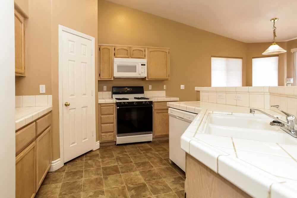 3826 Coleman St - Photo 5 of 18
