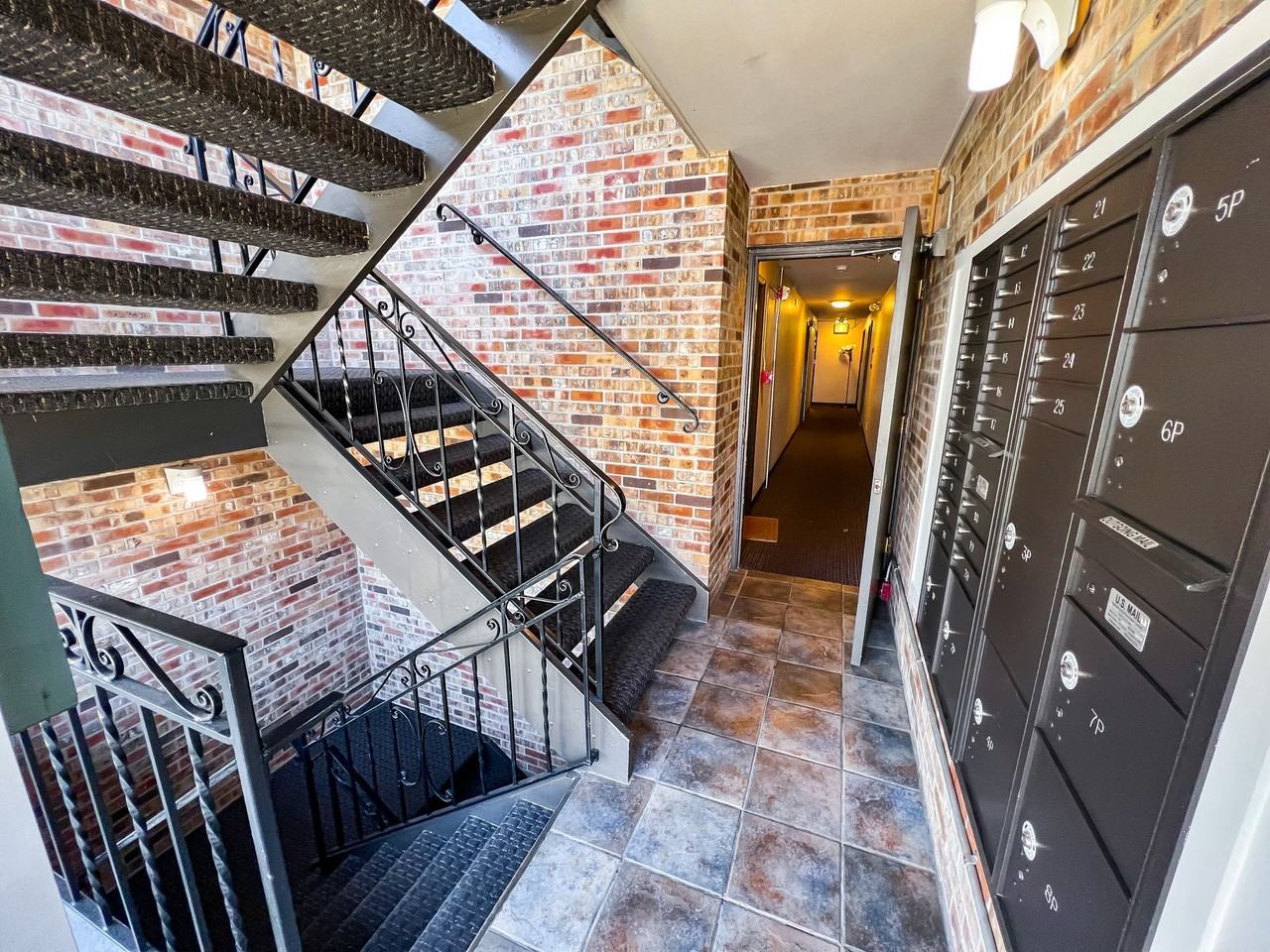 515 East Denny Apartments - Photo 6 of 48