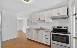 704 Brock St S, Whitby, ON L1N 4L2 - Photo 1 of 1