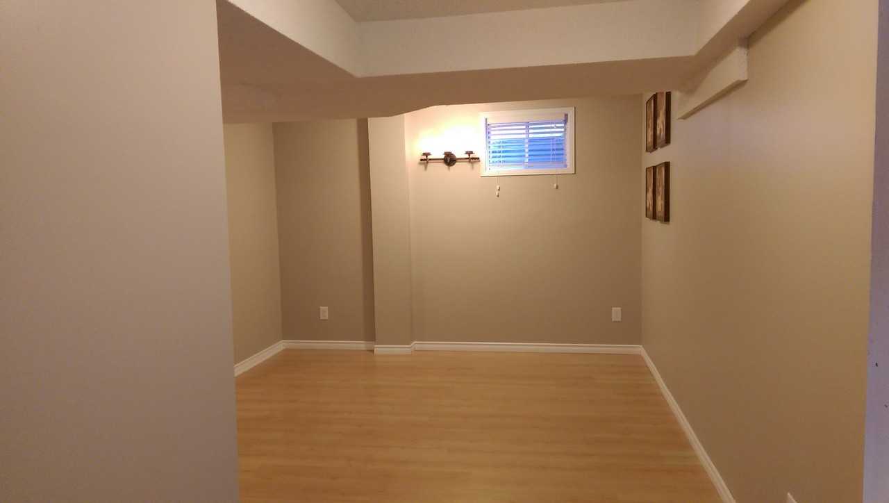 55 Hadden Cres - Photo 4 of 11