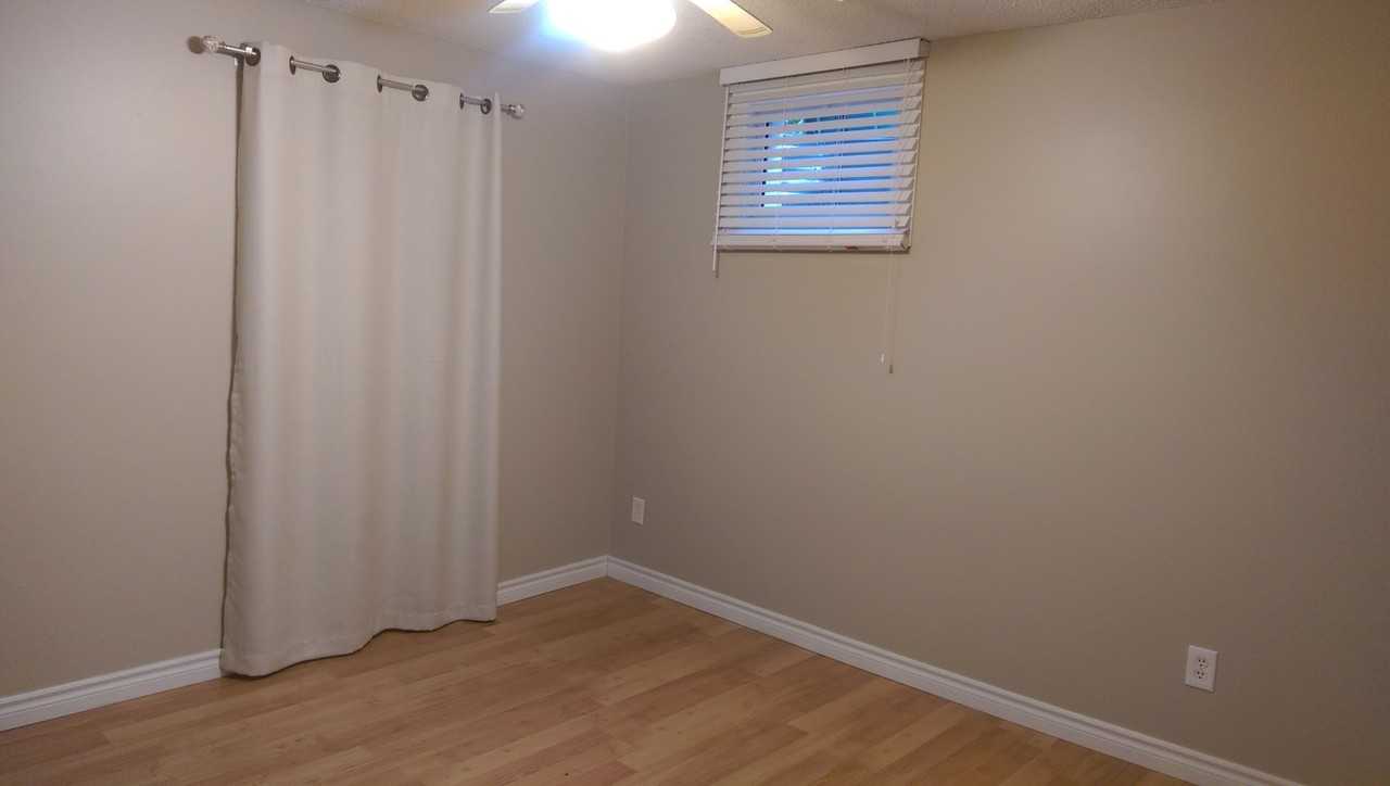 55 Hadden Cres - Photo 7 of 11