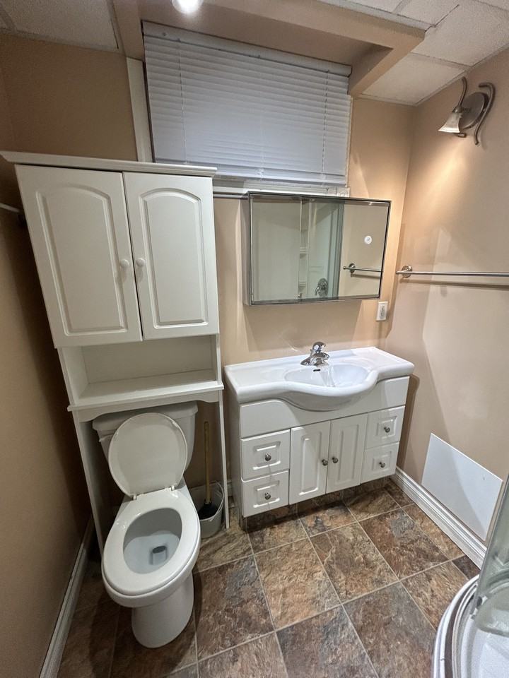 5401 51 St - Photo 7 of 9