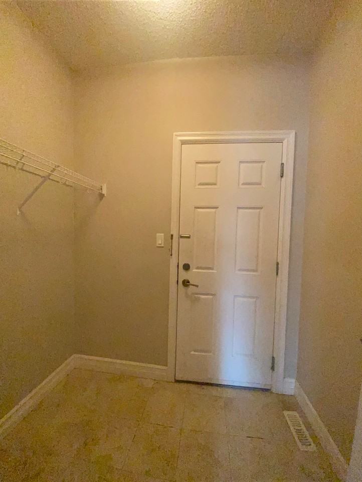 15815 15 Ave Sw - Photo 7 of 39