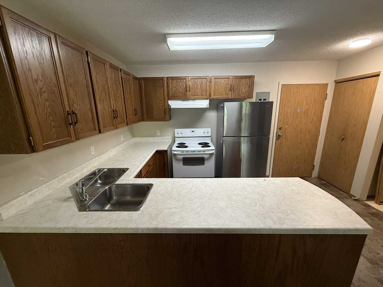 5013 50 St - Photo 2 of 13