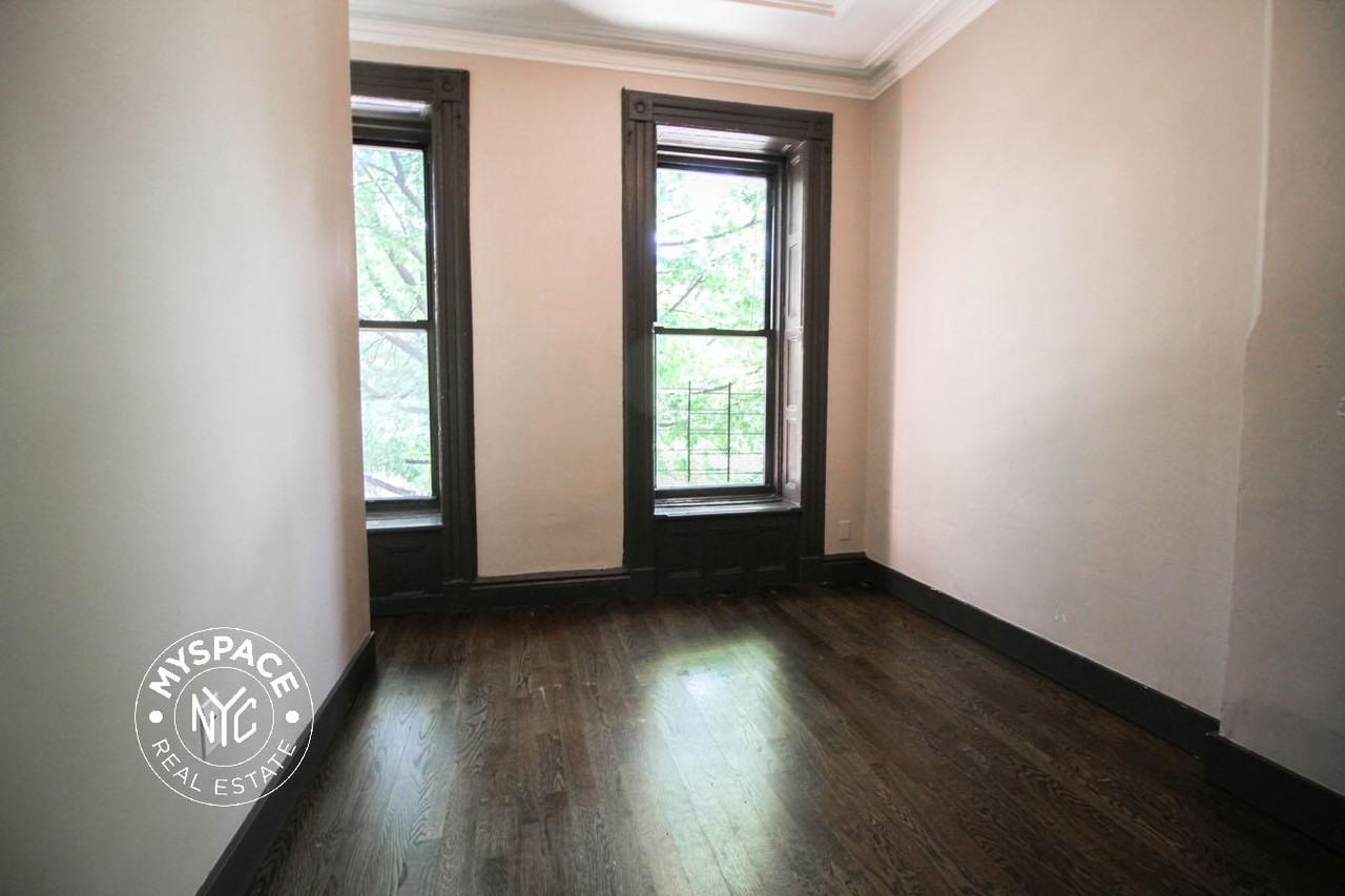 629 Willoughby Ave #2 - Photo 7 of 11