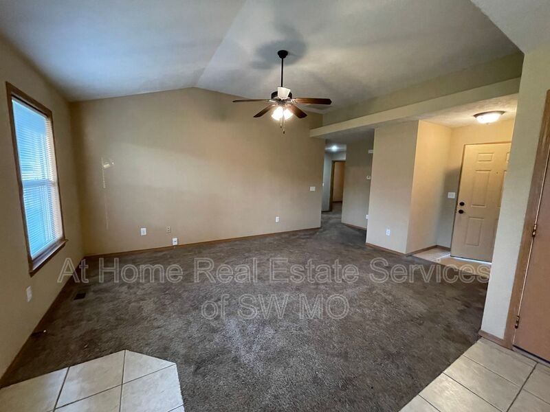 5543 W David St - Photo 5 of 10