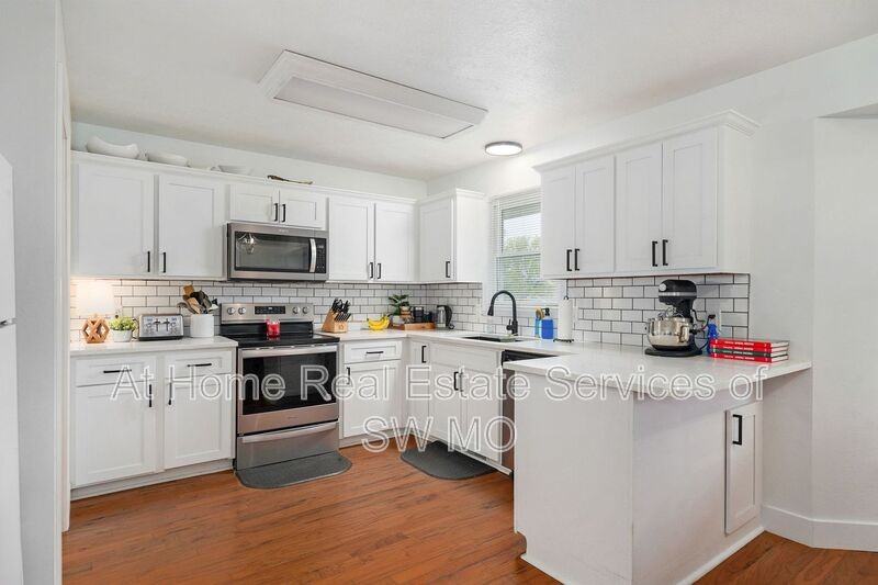 1539 W Rockwood Ct - Photo 5 of 18