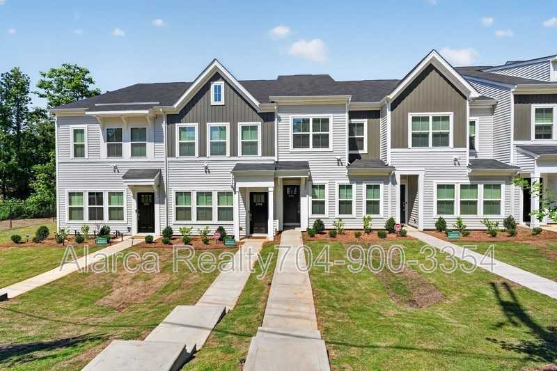 2962 Sloan Dr