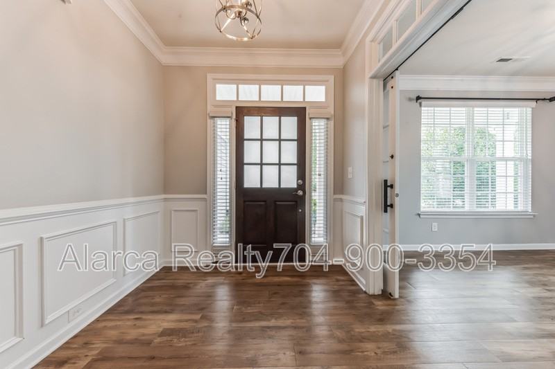 7419 Canova Ln - Photo 2 of 38