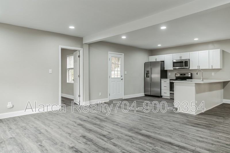 1219 Skyview Rd - Photo 2 of 25