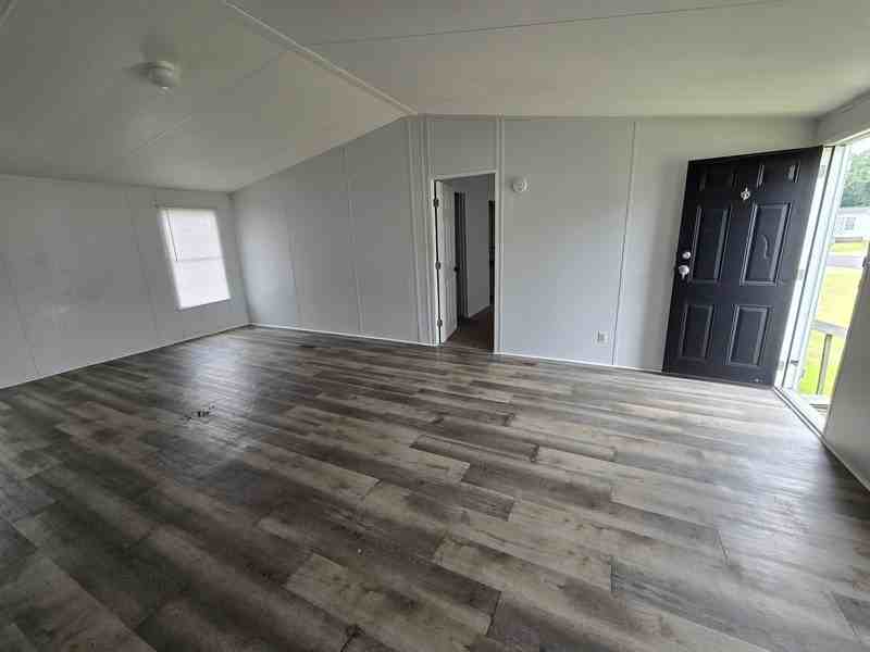 401 Starlit Dr - Photo 4 of 25