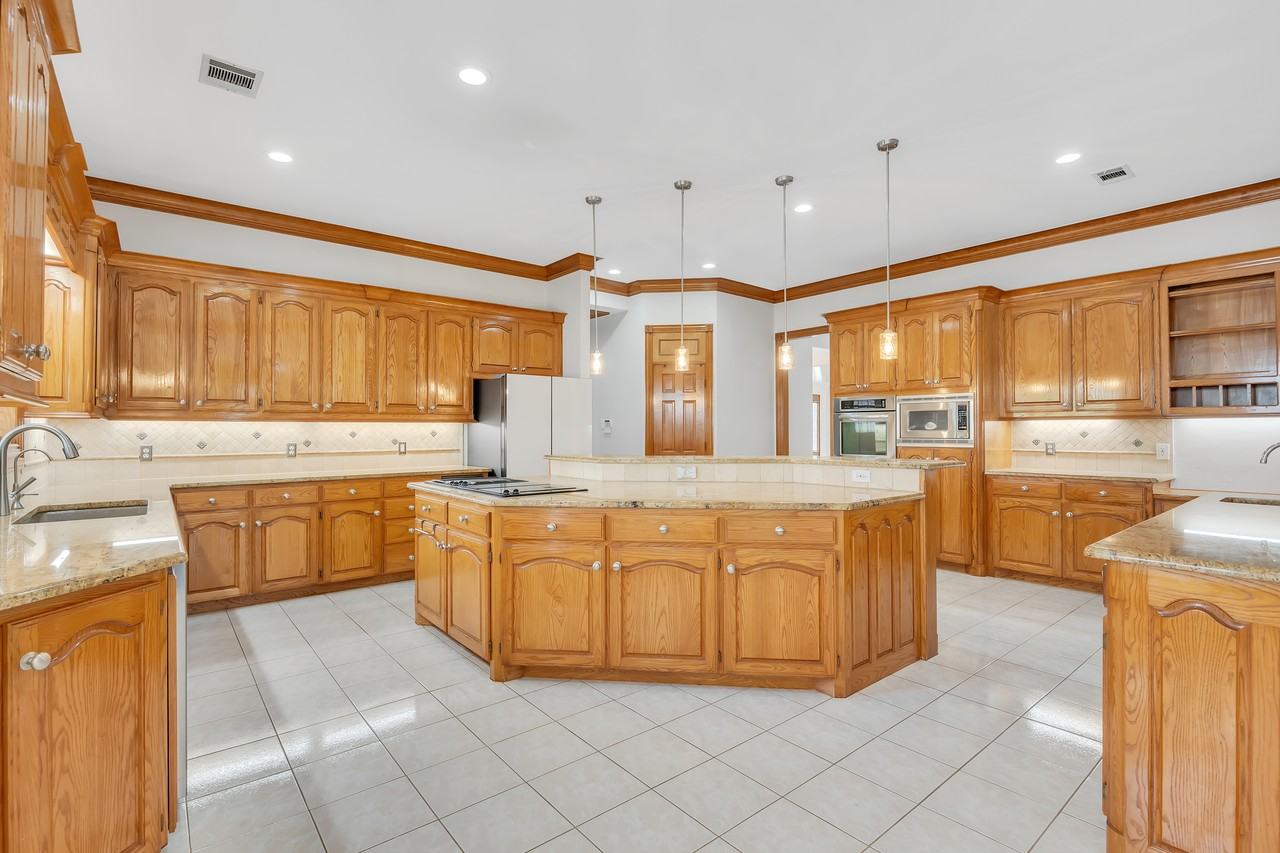 Highland Oaks Cir & Silverwood Dr - Photo 7 of 49