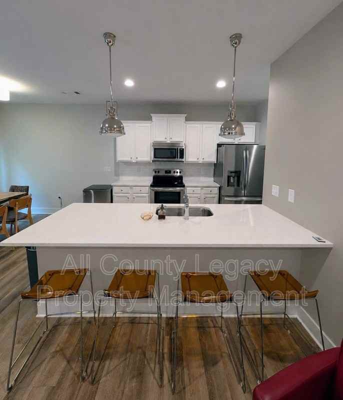 481 Oconner Blvd - Photo 3 of 14