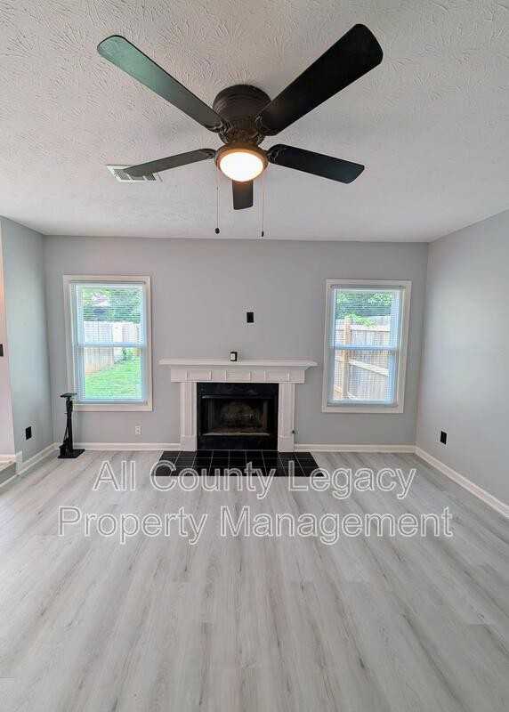 1609 Burnstone Dr - Photo 2 of 10