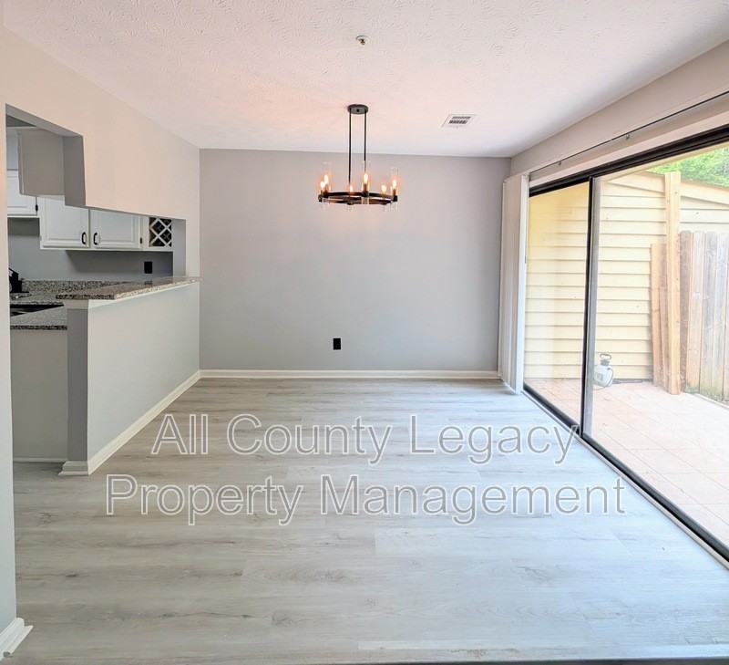 1609 Burnstone Dr - Photo 3 of 10