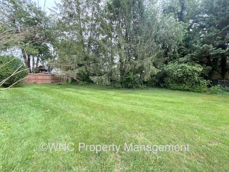 53 Tipperary Dr - Photo 3 of 13