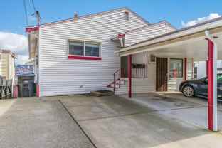 1732 Dexter Ave N - Photo 1 of 1
