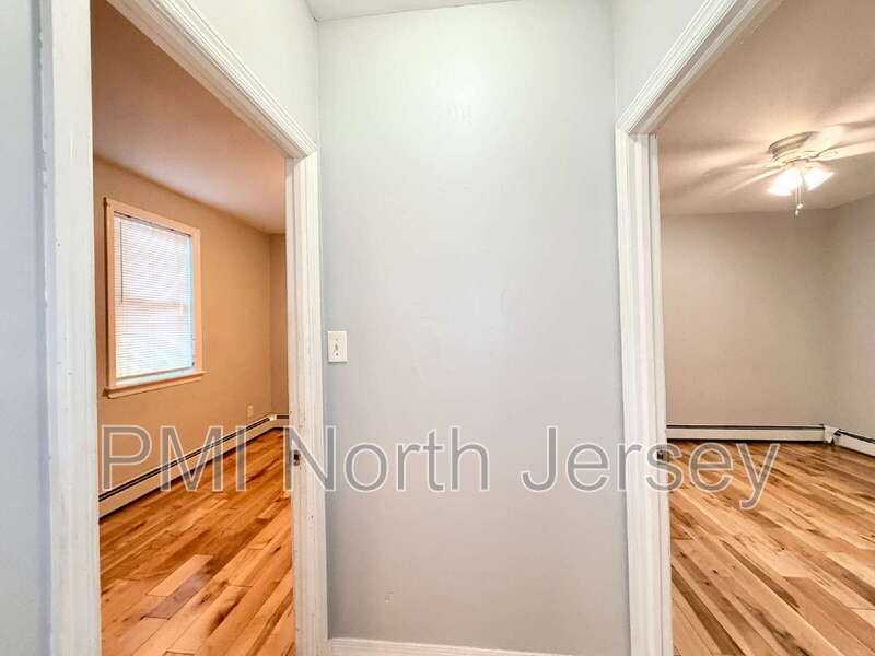224 Macarthur Ave #B - Photo 5 of 26
